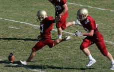 【PG电子】尼克斯太太团社交媒体绽放光彩，夺冠时刻家族同庆，唐斯爱侣与布伦森夫人共举奖杯笑容洋溢