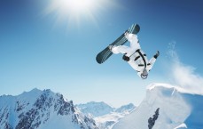 PG游戏_剑南春战报，阿森纳利物浦激战无功 布拉德利远程吊射憾中门框