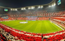 PG游戏-浓眉血战伤退！末节手指受伤离场，空砍21+11+4遗憾输球