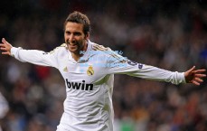 PG_比朔夫坦诚位置心声，左后卫与中场皆游刃有余，六号位才是终极追求